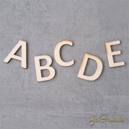 Drevené písmeno 18cm (P25pv18)