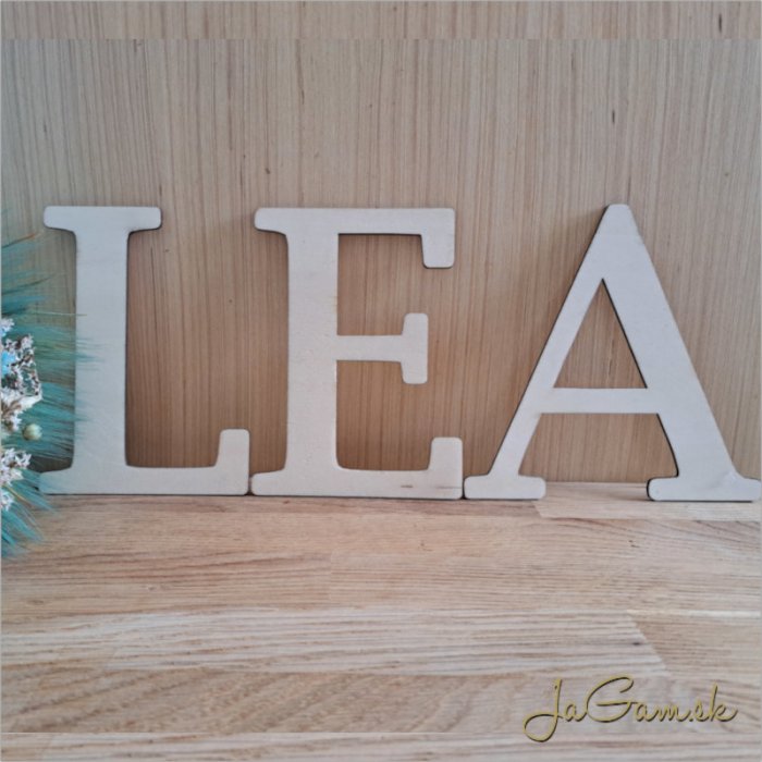 Drevené písmeno 18cm (P26p)