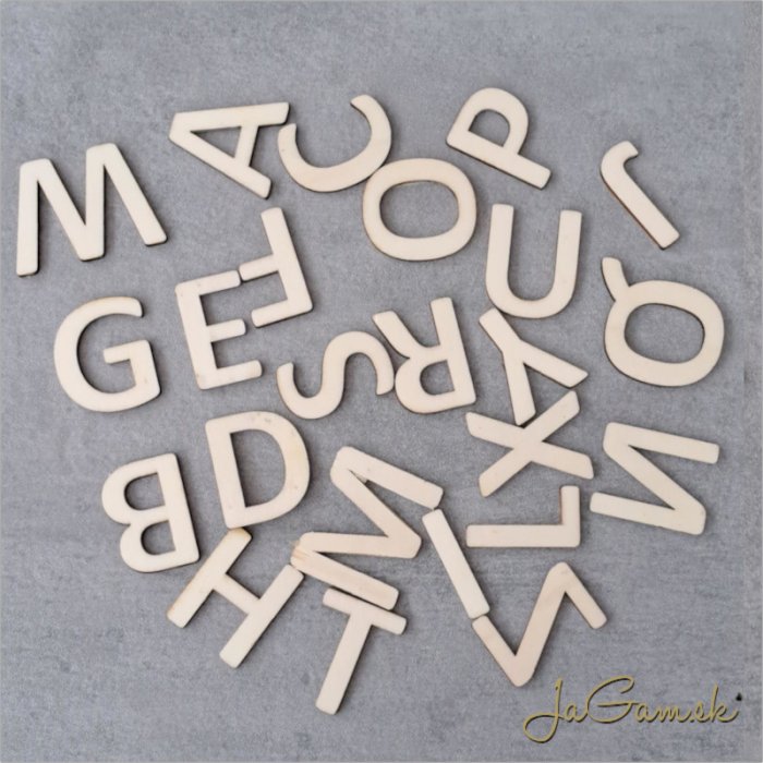 Drevené písmeno 8cm (P25pv8)