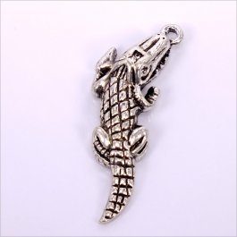 Kovový prívesok Krokodíl29x10x5mm,2ks, starostriebro (B07/02-51))