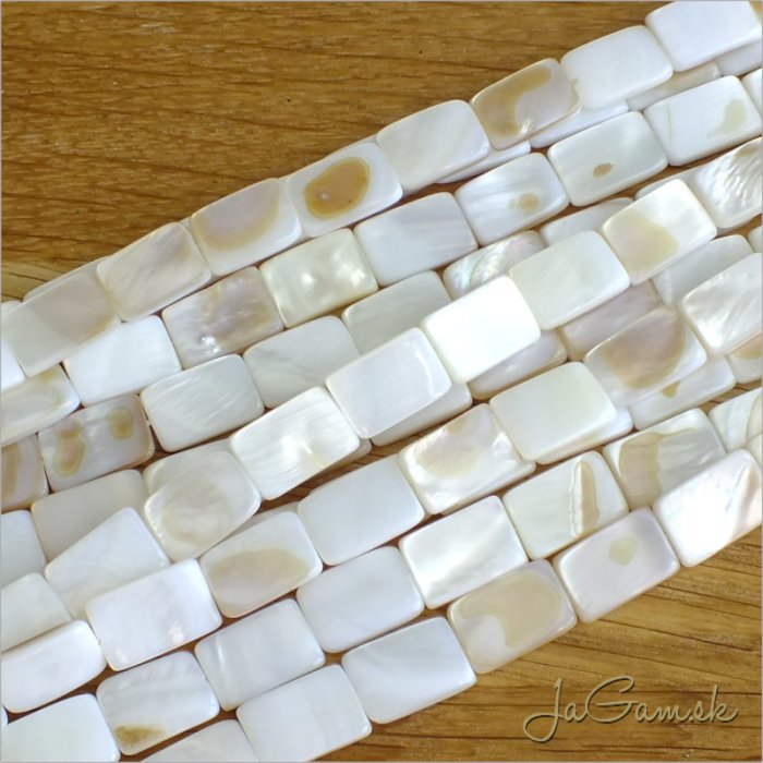 Perleť prírodná - korálky 12x8mm, šnúra cca 40cm (18013)